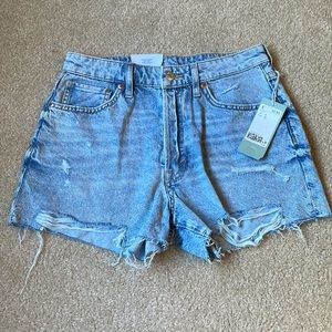 H&M distressed denim shorts size 8